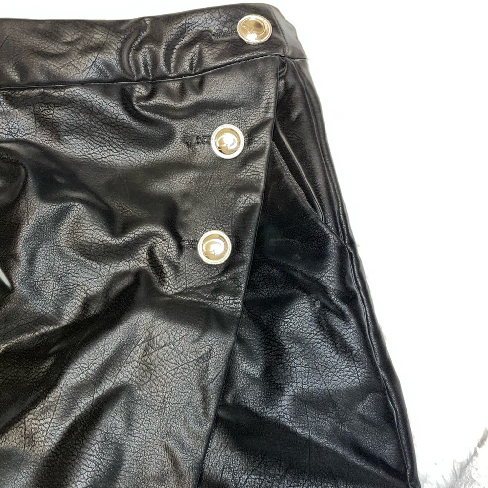 Guess skort. - Picture 4 of 4